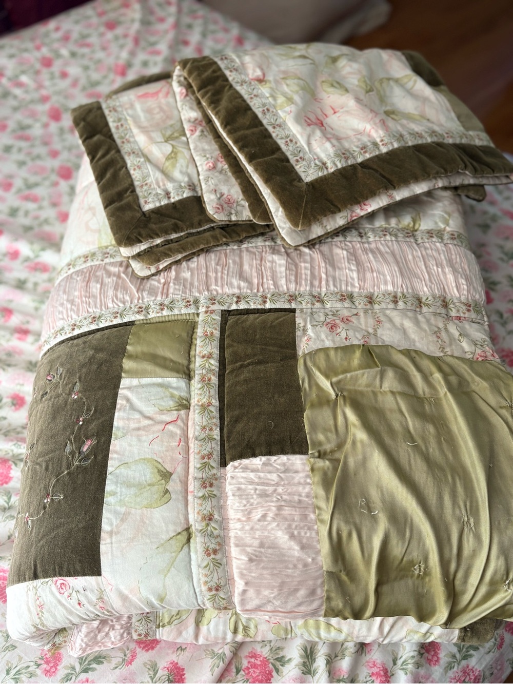 jcpenney Olive Green and Blush Pink Patchwork Quilted Comforter & Shams